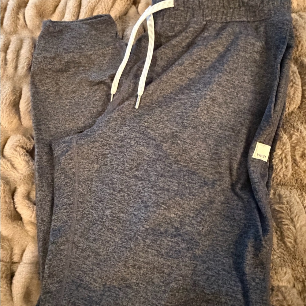 Vuori Women’s Heathered Gray Performance Joggers